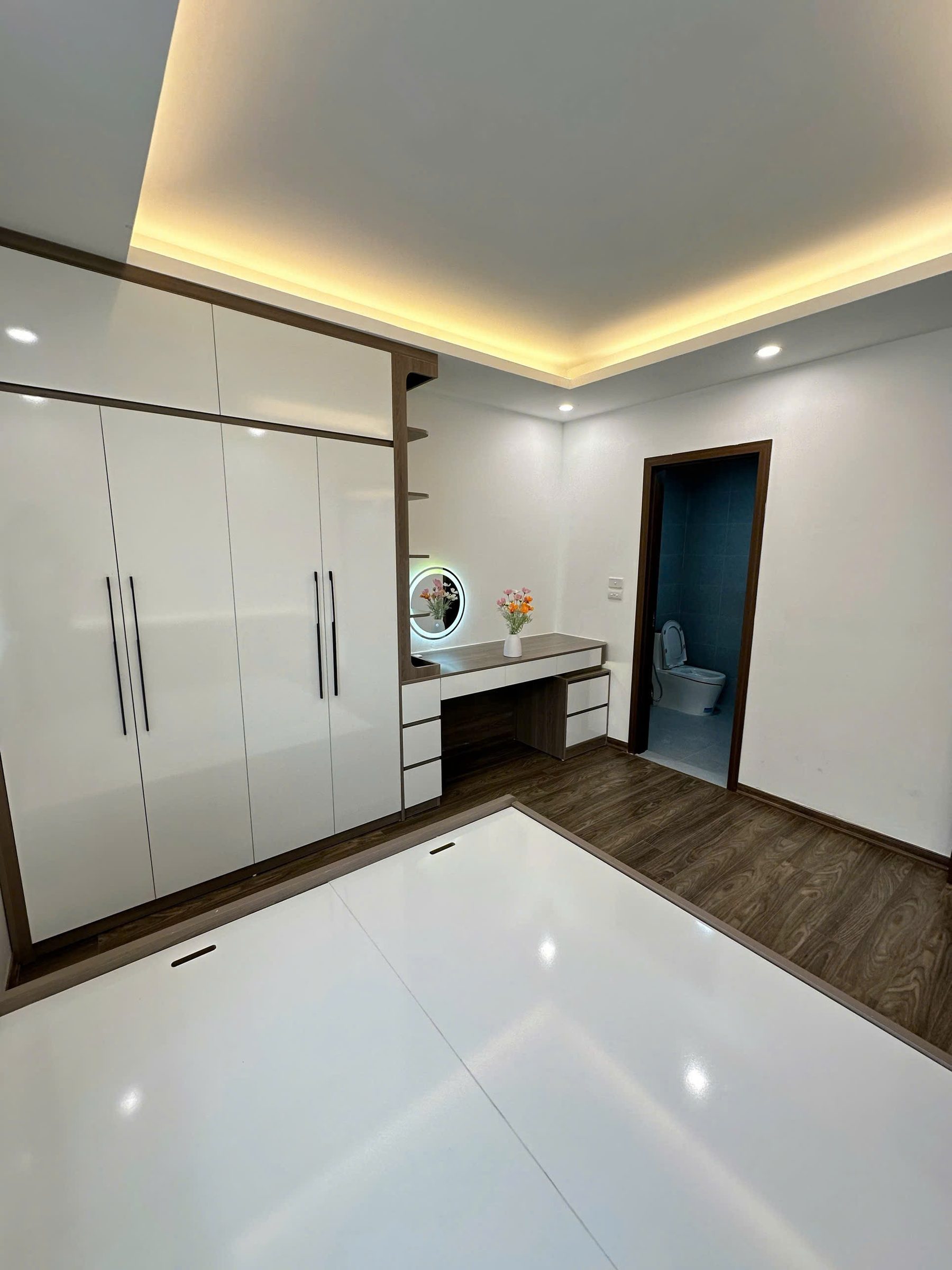 Chủ nhà gửi bán căn hộ 76m chung cư Linh Đàm giá chỉ 3,9 tỉ lh 0368277351