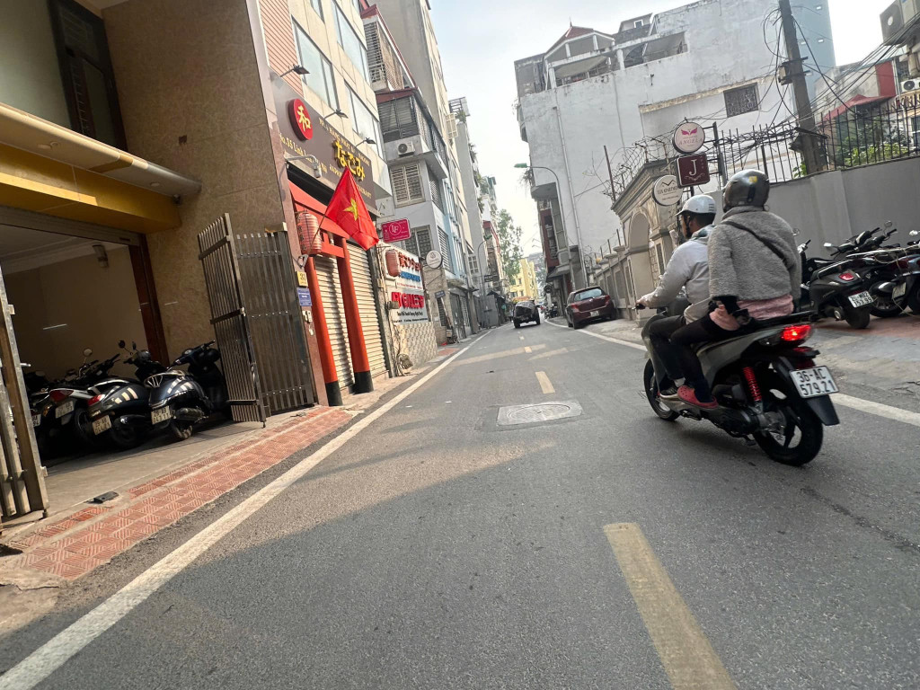 HIẾM-Bán nhà Mặt Phố LINH LANG, Ba Đình: 100m2/ 7Tầng Thang máy/ MT 4.5m 48.5 Tỷ