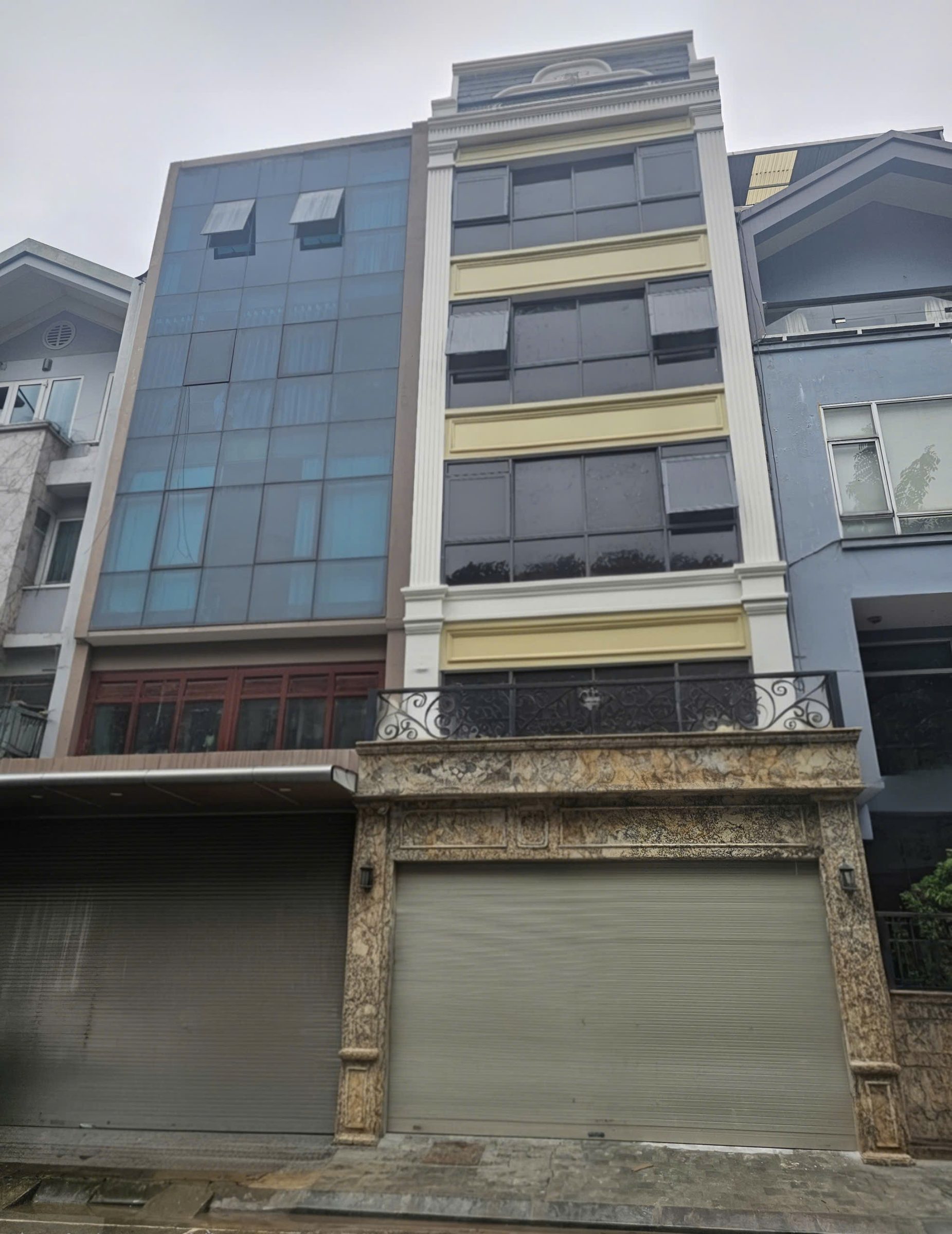 Cho thuê nhà, THANG MÁY, 128m2- 5T, Linh Lang, Đào Tấn, Phan Kế Bính