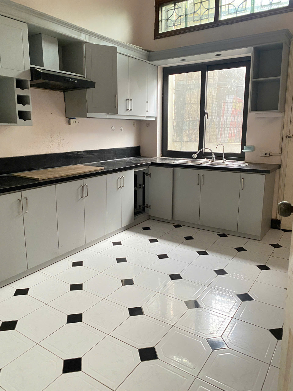 Cho thuê nhà Phố Lĩnh Nam 2 tầng x 70m, 2 ngủ, mới đẹp, 10 triệu ở gđ, văn phòng