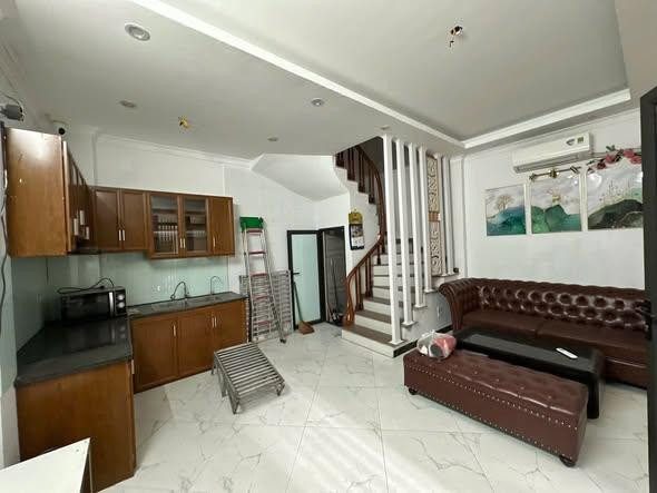 Cho Thuê Nhà Lĩnh Nam - Hoàng Mai 30M² 5 Tầng 3 Ngủ - Full Nội Thất - Giá Thuê 11tr