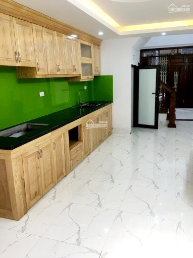 Bán nhà đường Lĩnh Nam,Vĩnh Hưng,Hà Nội. Dt 41m xây 5 tầng ,vị trí oto đỗ, giá 6,5 tỷ