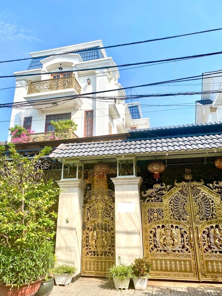 SIÊU BIỆT THỰ CỔNG VÀNG 250M2 NGAY CHỢ LINH TRUNG.VỪA Ở VỪA CÓ DÒNG TIỀN HƠN 300TR/NĂM