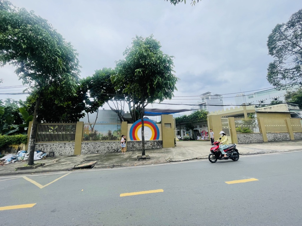 Bán nhà mặt phố Linh Trung, Thủ Đức, 965m², 65 tỷ, sổ đỏ
 hoặc
Nhà mặt phố Linh Trung, Thủ Đức, 965m², 65 tỷ, Sổ đỏ