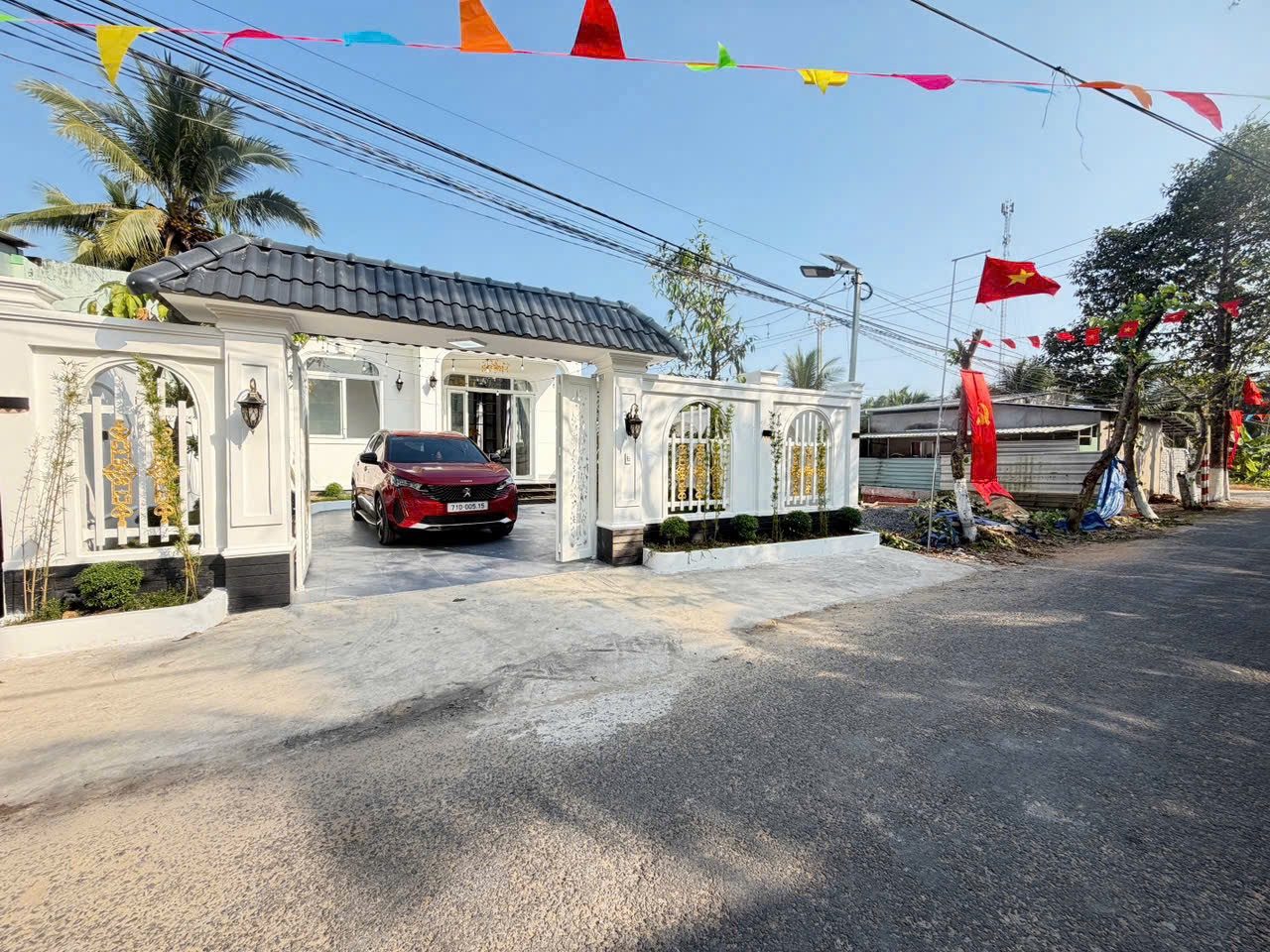 BÁN NHÀ BÌNH PHÚ BẾN TRE  – 243M² – SÂN ĐẬU Ô TÔ – 3TY2