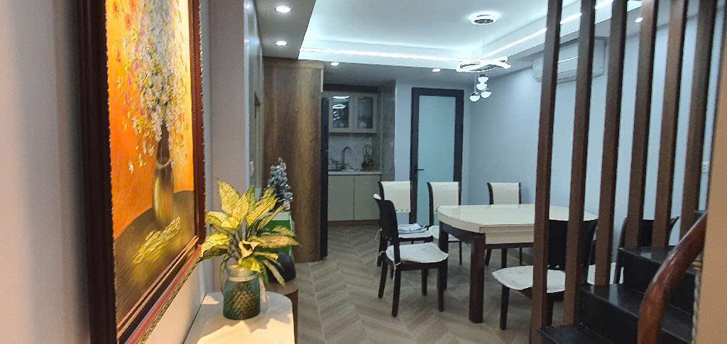 LÒ ĐÚC - LONG LANH, SẴN Ở - 2 THOÁNG, GẦN PHỐ - DT 40M2 - 6.8 TỶ