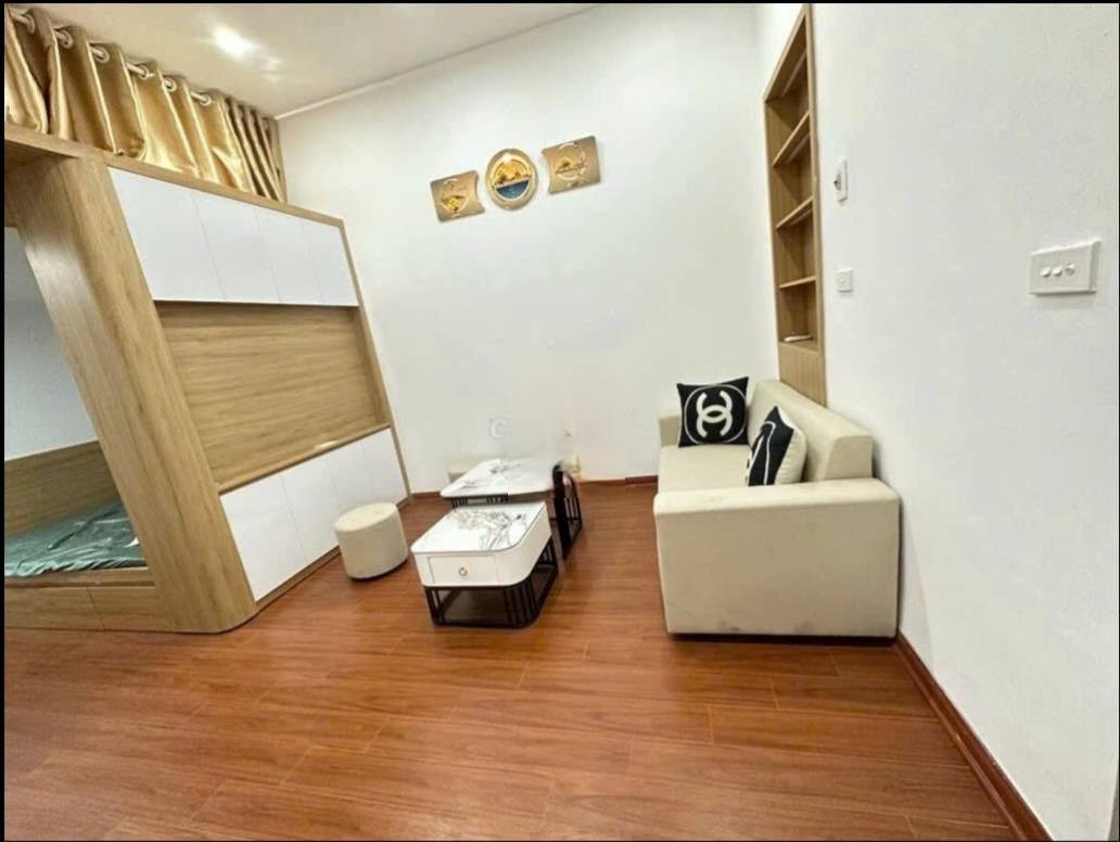Cho thuê căn hộ Tập thể tầng 3 90 Phố Lò Đúc 40m2, Full đồ ở gđ, nhóm 3 người