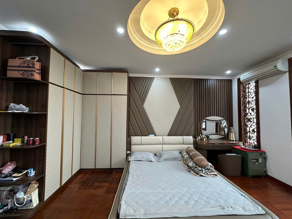 Bán nhà Lò Đúc, 48m2, 7 tầng thang máy, mặt tiền 5.8m, 31.5 tỷ, ô tô tránh, kinh doanh đỉnh