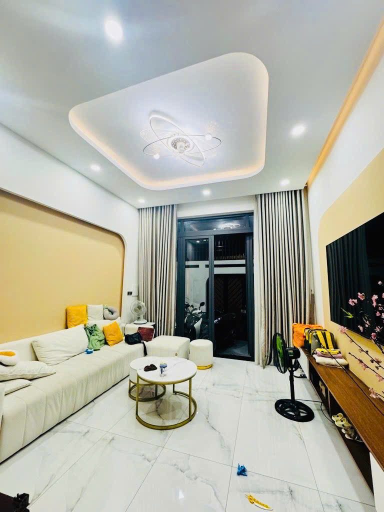 Nhà Hẻm Xe Hơi, 3 Tầng, Gần Chợ Lò Lu, Quận 9.