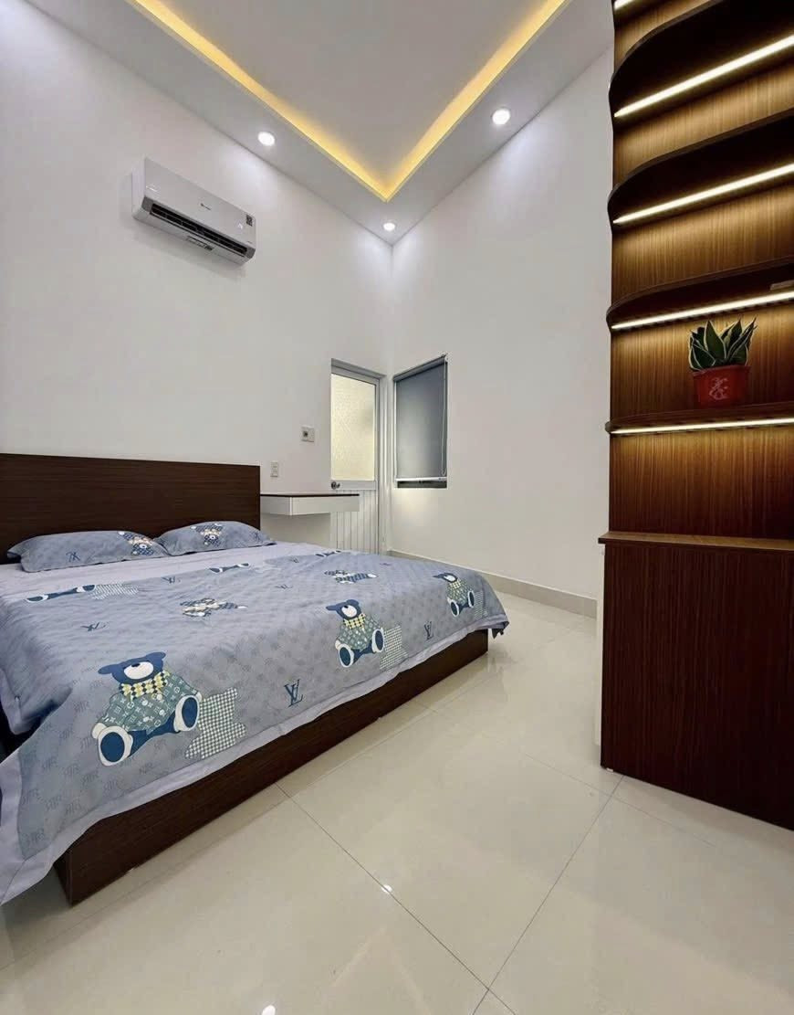 Bán nhà 4 tấm kiên cố hẻm hơi Lò Siêu, P. 16, Quận 11 , SHR