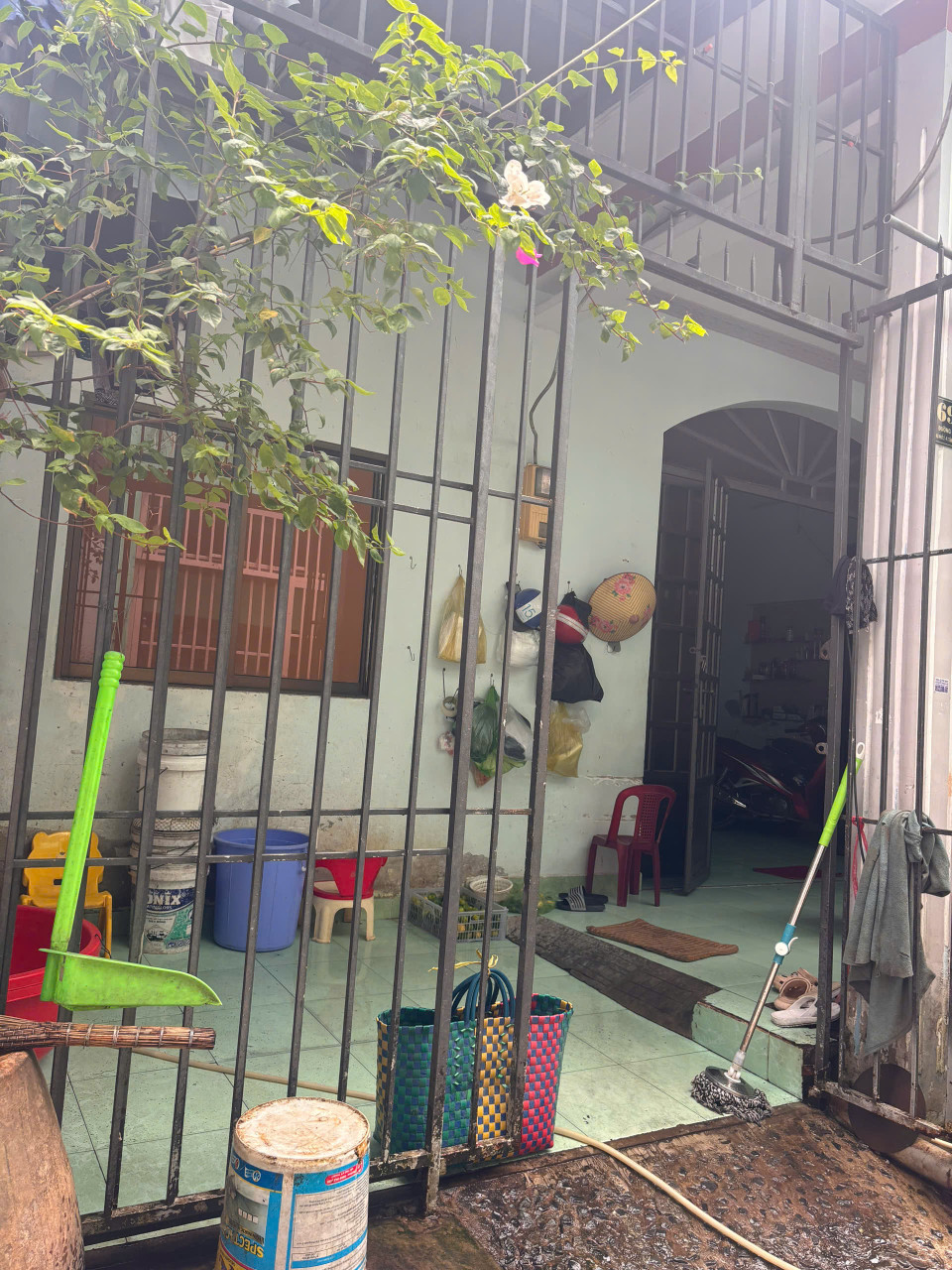BÁN NHÀ NGANG RỘNG 8M, GẦN CHỢ BÀ HOM, NHỈNH 3 TỶ