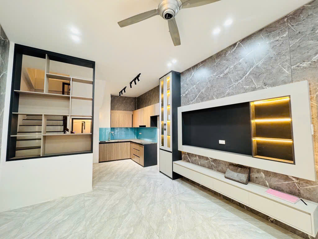 NHA MỚI XÂY 4 TẦNG ĐẸP LONG LANH, NGÕ THÔNG CÁC NGẢ, XE BA GÁC ĐỖ CỬA