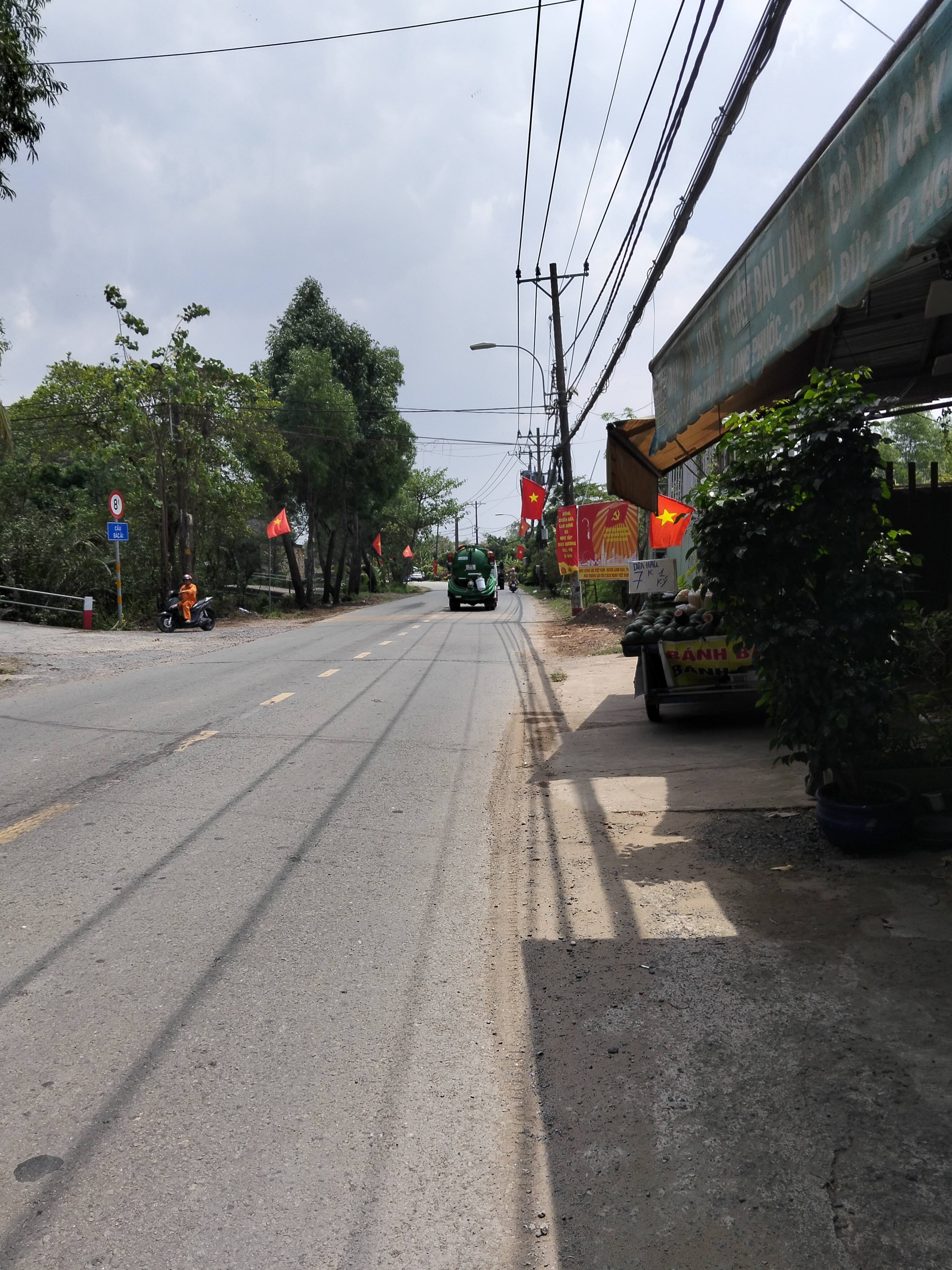 MẶT TIỀN ĐƯỜNG KINH DOANH TỐT, HIỆN TẠI NHÀ CẤP 4 ĐANG CHO THÊ DT200M2; 5 X 40;