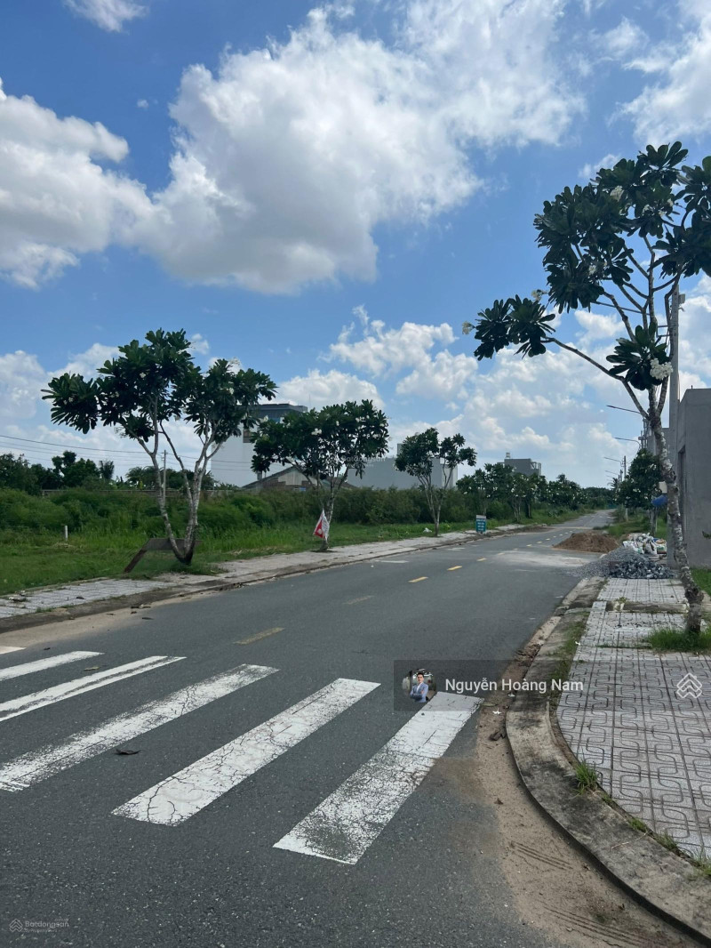 Cần bán lô đất giá chỉ 30 Triệu/m2, KDC Đảo Kim Cương, Long Thuận, Trường Thạnh, Quận 9, SHR, sát Vinhomes