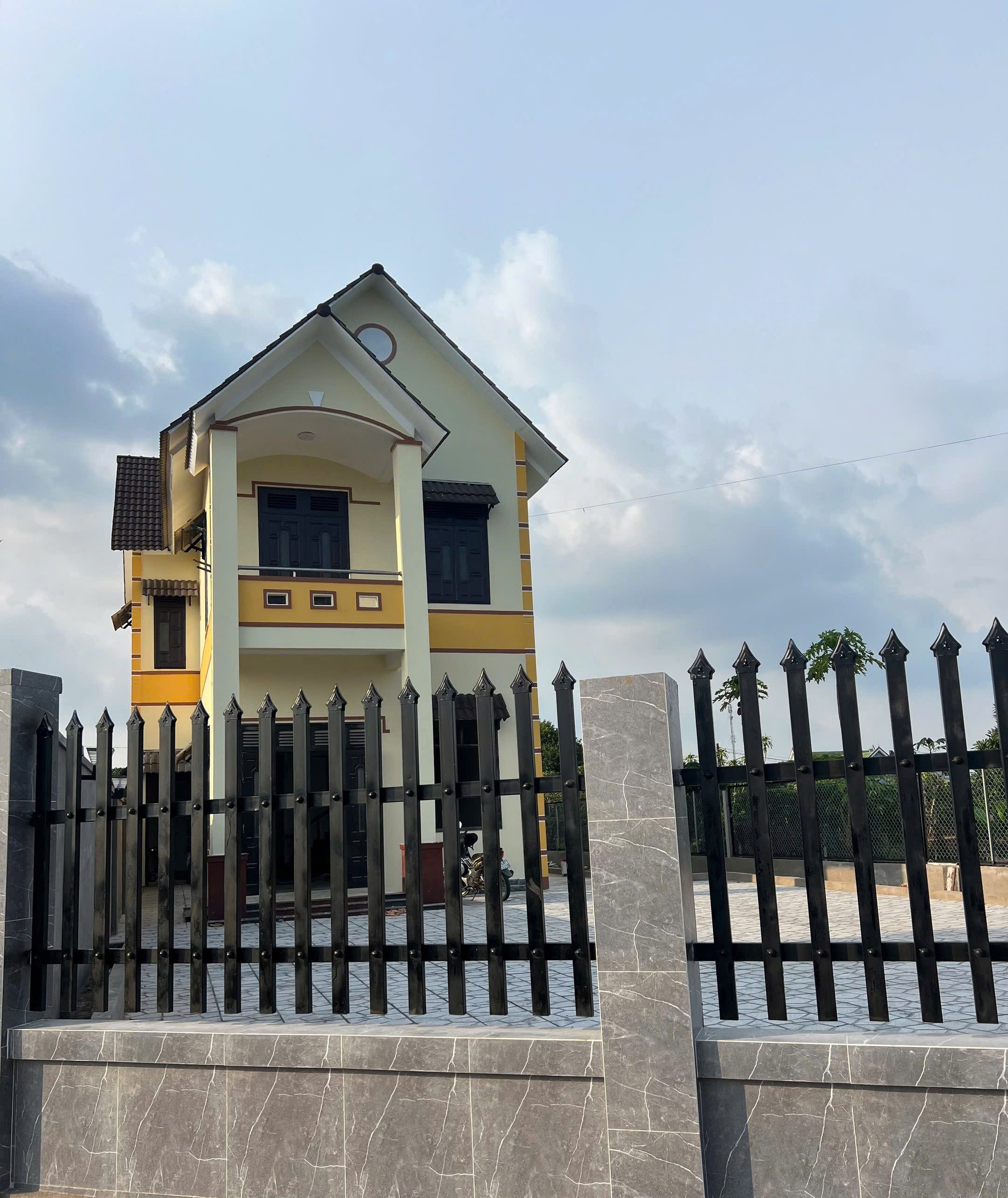 Nhà đất chính chủ muốn bán. 
Giá 3,6tỷ có thương lượng