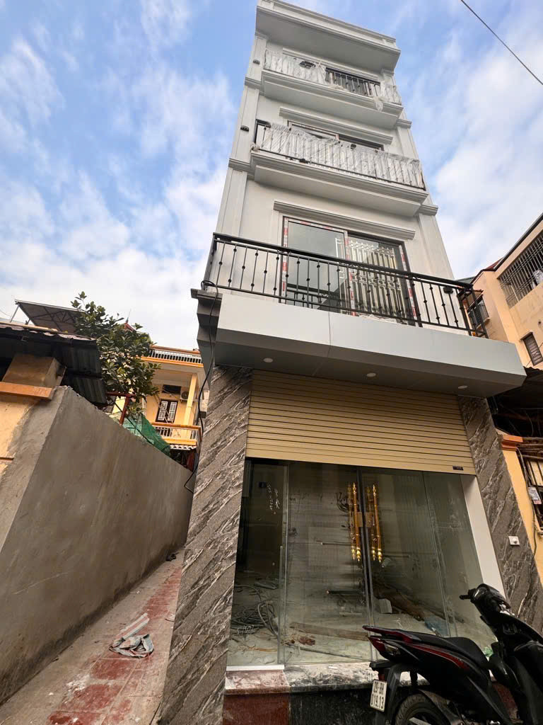 Bán nhà phố Lương Khánh Thiện 39m 5T 6 ngủ. Ô TÔ đỗ cửa Dòng tiền 295 triệu/năm. Chỉ 7 tỷ 500
