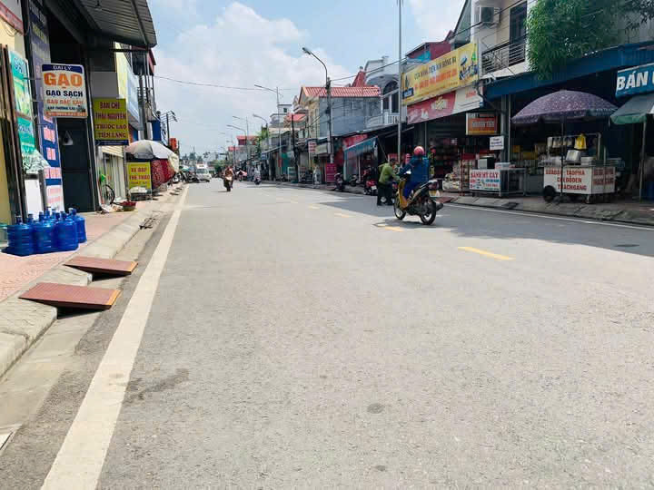 E là duy nhất, hoa hậu làng gọi tên e 96m mặt trục chính UBND Nam Sơn, đối diện chợ Lương Quán chỉ 4,x tỷ