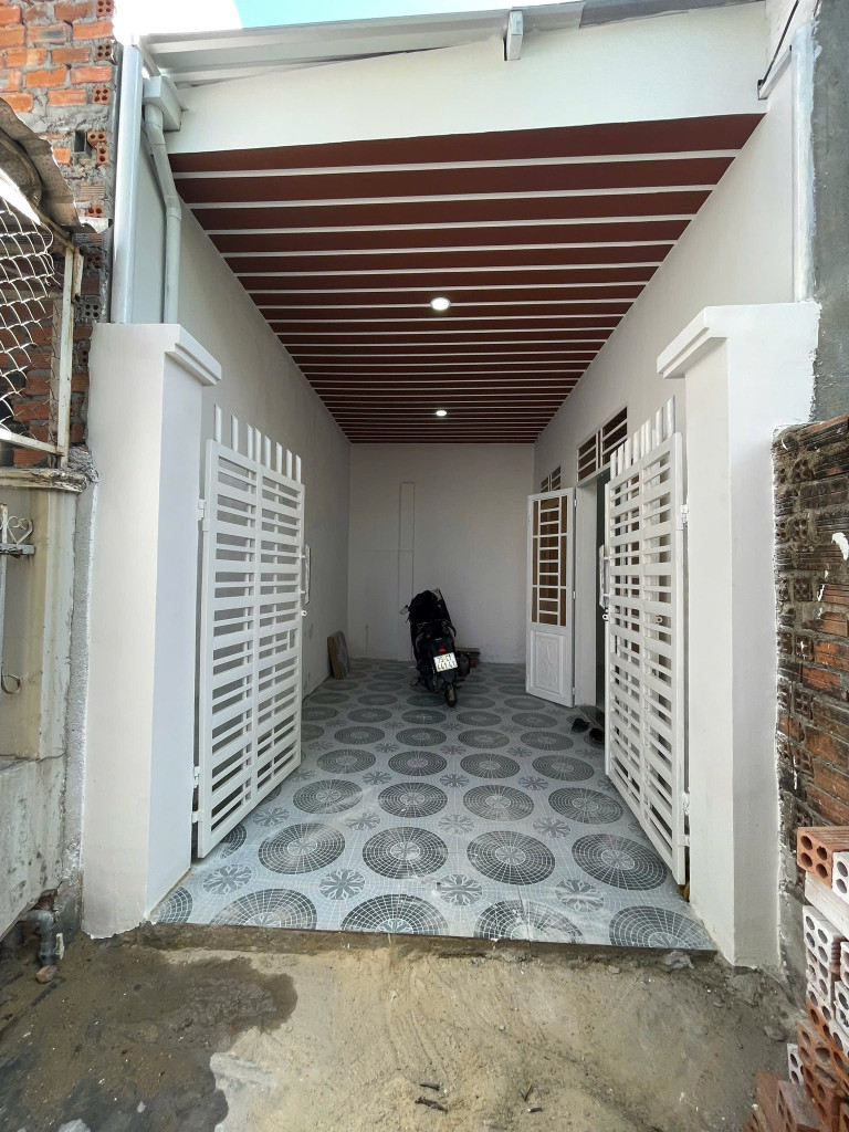 BÁN NHÀ HẺM PHÙNG HƯNG CÁCH BIỂN 1KM