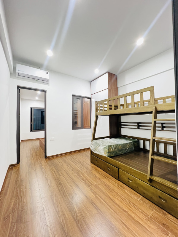 Bán căn hộ tập thể Lương Thế Vinh, Thanh Xuân Bắc, Thanh Xuân, 2 ngủ đẹp, ô tô đỗ cầu thang