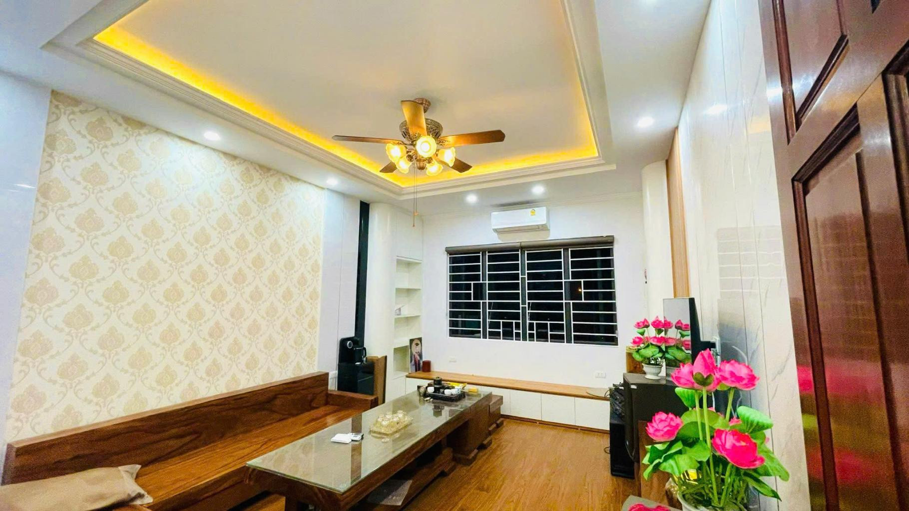 Bán Nhà Lương Thế Vinh – Ngõ Ô Tô, View Hồ Công Viên, Chỉ 200tr/m2
