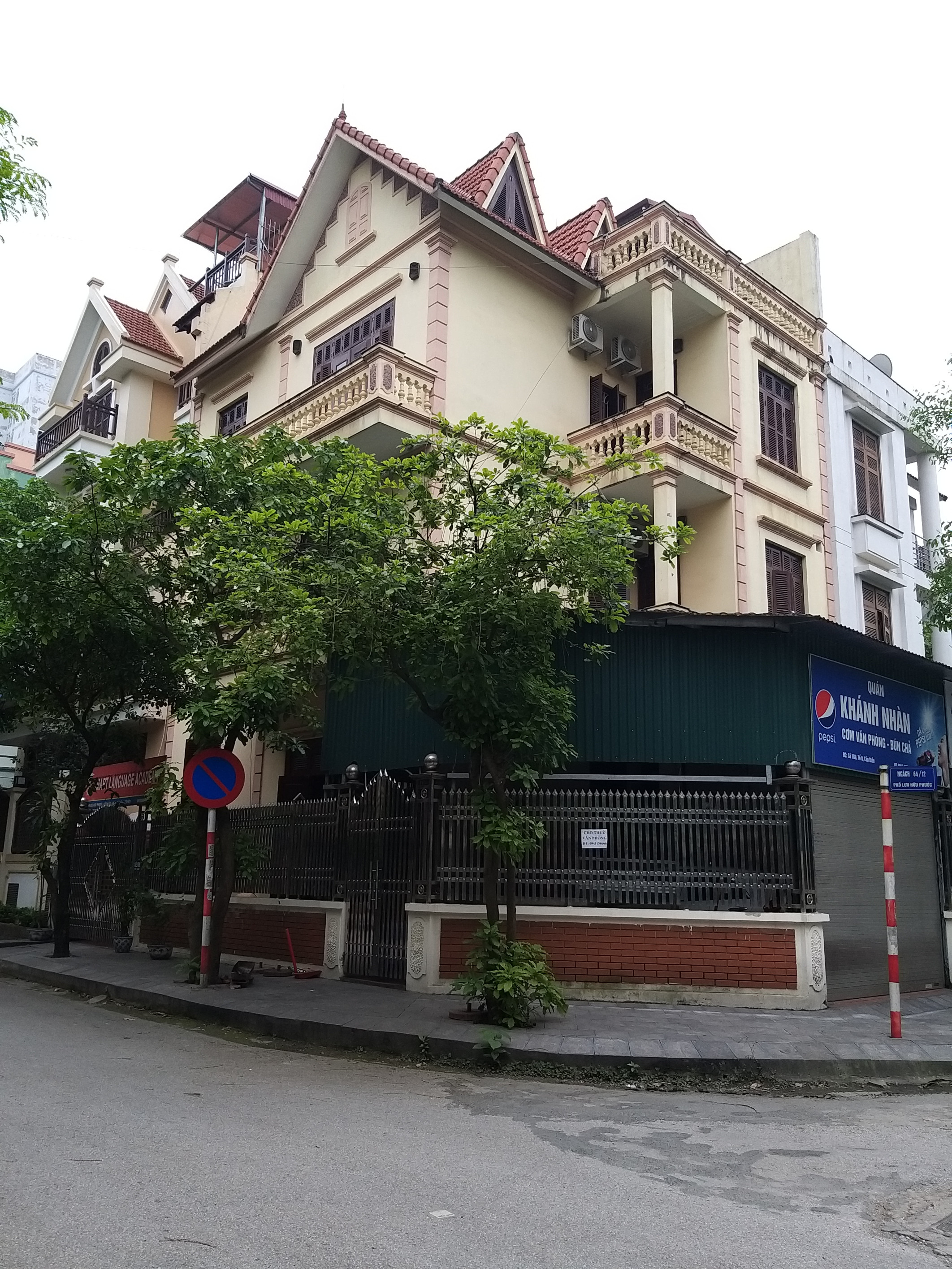 Cho thuê biệt thự nhà ở Quốc Hội, Phùng Khoang, 200m2, 4 tầng, giá tốt