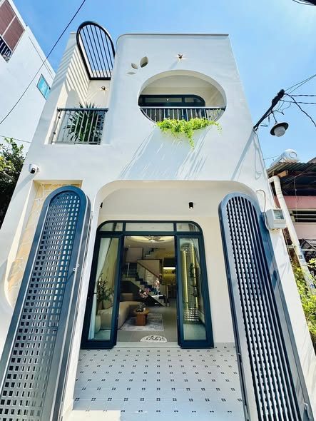 Bán nhà - Giá 4 tỷ350tr siêu phẩm ở Lý Chính Thắng, Q1. DT 65m2, hẻm 6m, HĐ thuê 19tr. SHR chính chủ