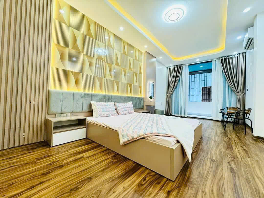 SIÊU PHẨM MẶT PHỐ LÝ NAM ĐẾ ĐỈNH CAO ĐẦU TƯ. DIỆN TÍCH: 129M2 X 3 TẦNG 
GARA ÔTÔ. MẶT PHỐ CỔ HOÀN KIẾM - KINH DOANH SẦM UẤT 
GIÁ CHỈ:51TỶ.CÓTL