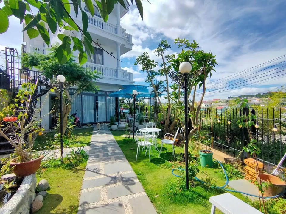 Cần Bán Căn Villa 3 mặt tiền  view đồi thông thoáng 360 độ tại KQH Lý Nam Đế, P.Lâm Viên, Đà Lạt