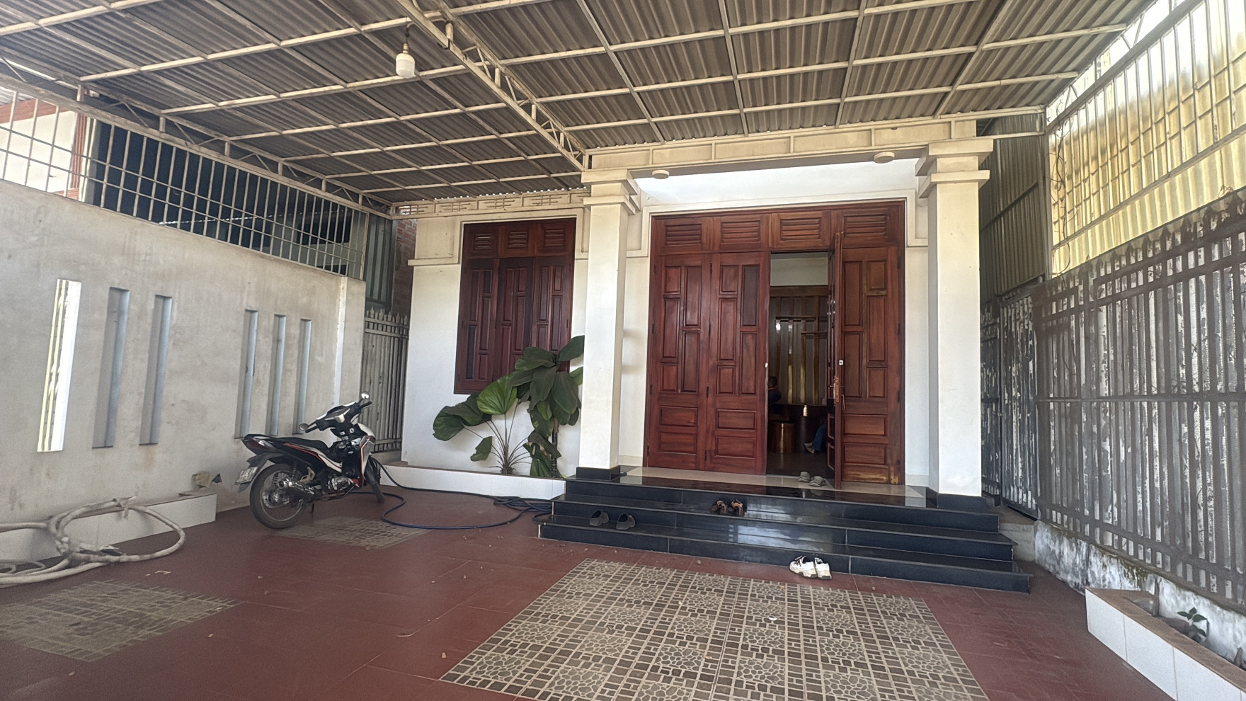 Nhà 2 mặt tiền: MT Lý Nam Đế + MT Hàn Mạc Tử