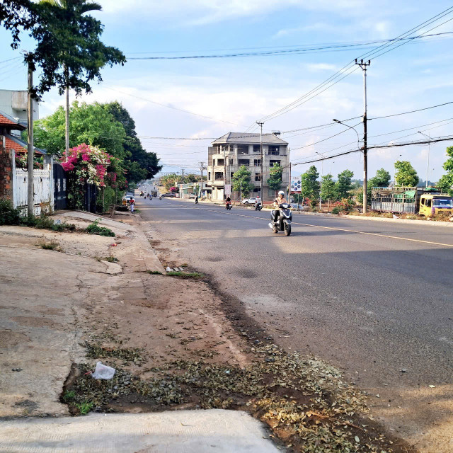 Đất hẻm Lý Nam Đế