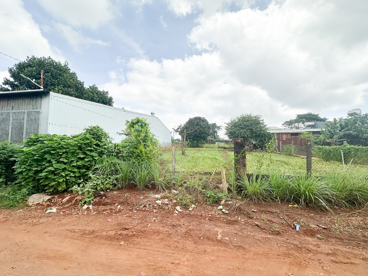 Đất hẻm Lý Nam Đế gần sh land
