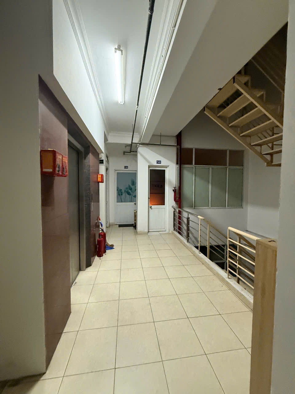 CHO THUÊ VĂN PHÒNG 20M2 - TÒA NHÀ VĂN PHÒNG - PHƯỜNG TÂN THUẬN ĐÔNG-  QUẬN 7 - TPHCM
