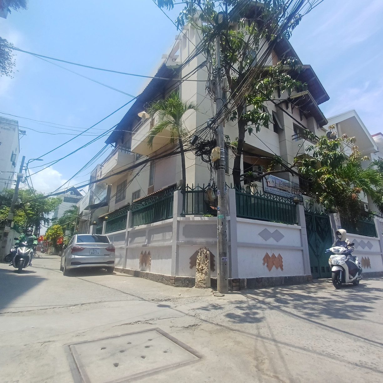 Chỉ 100 tr/ m2 có biệt thư lô góc hẻm 8m ngang 10m x 13.9m, 4 tầng, kế KDC NAM LONG - TRẦN TRỌNG CUNG , QUẬN 7