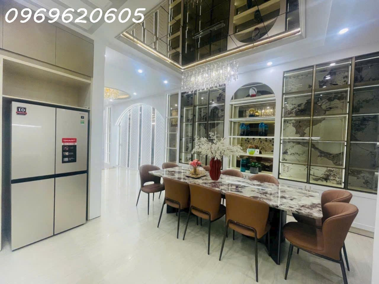 Bán Nhà 5 tầng Quận 7 Đường Lý Phục Man và đường số 1 phường Bình Thuận