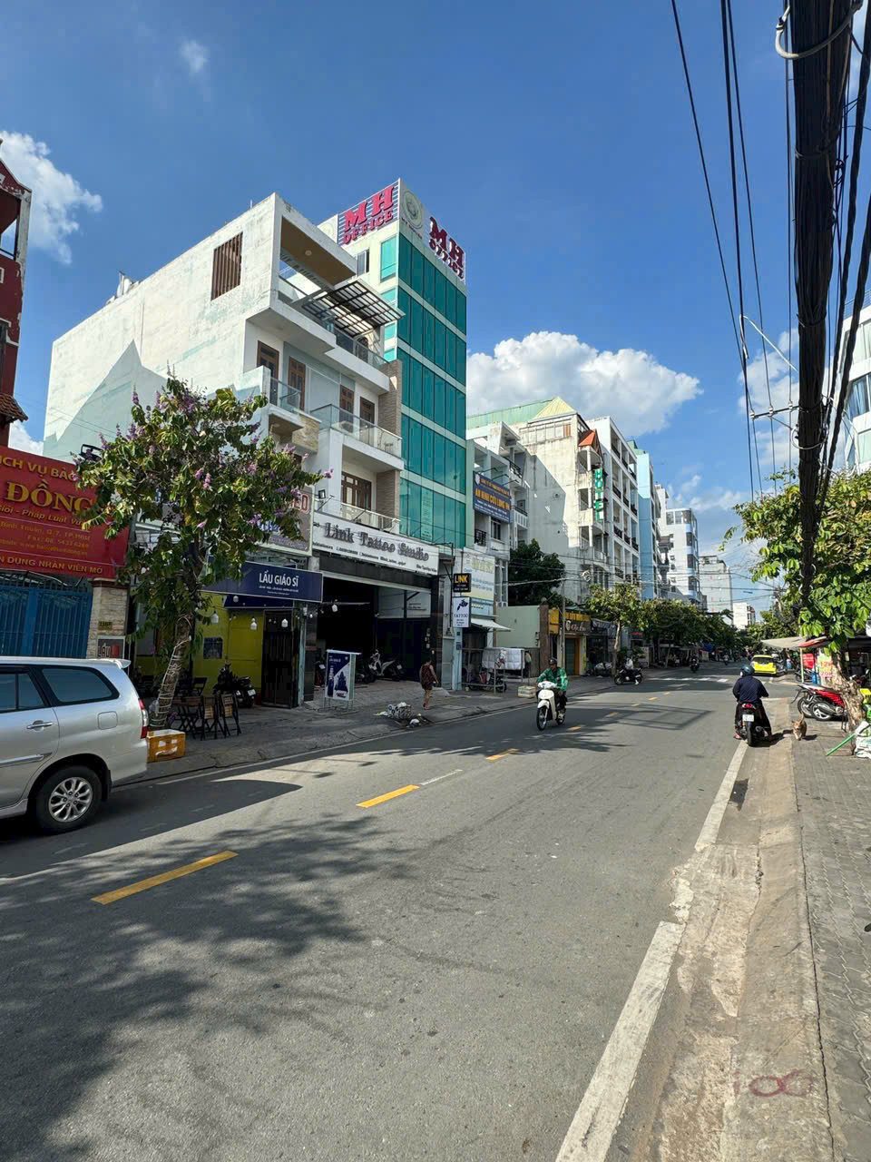 Bán MT Đường Lý Phục Man Q7. Dt: 8x27m Sh 200m2. tiện xây cao ốc , CHDV... Giá tốt
