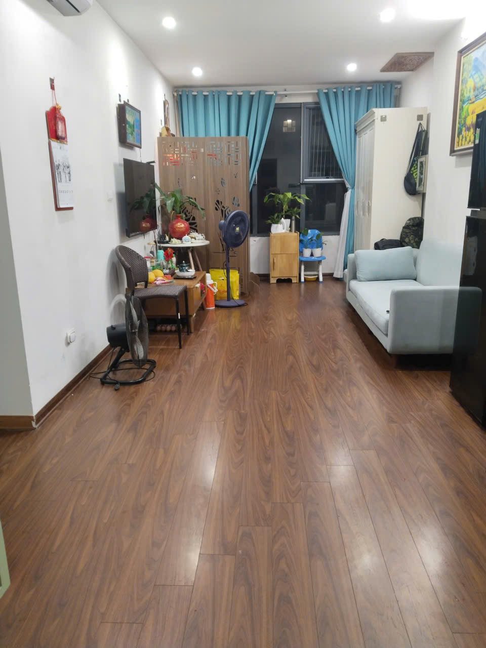 CHUNG CƯ HOMELAND - F BỒ ĐỀ - HÀ NỘI
58m2 - 2 PN - 2 WC - View quảng trường trung tâm.