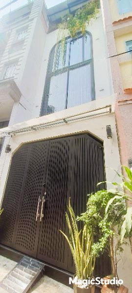 Nhà đẹp Quận 10, sát Lý Thái Tổ, 40m2, 3 tầng, HXH 5m, nhỉnh 7 tỷ