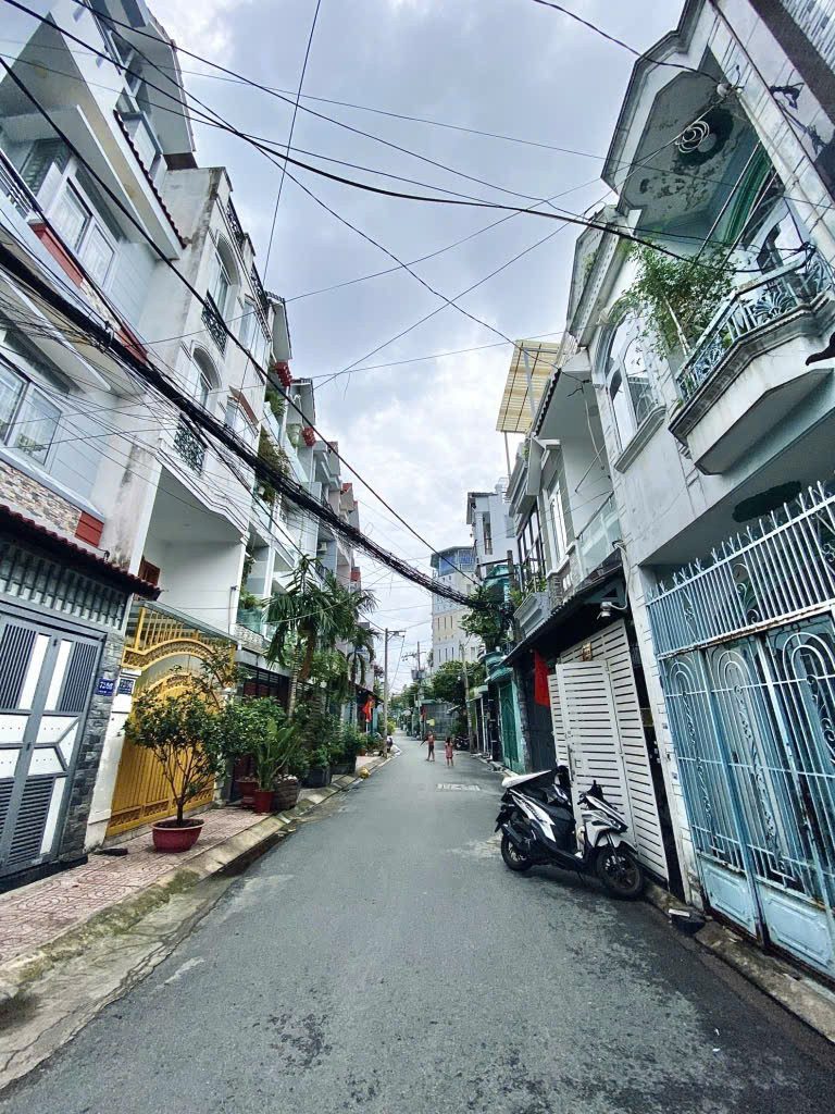 NHÀ ĐƯỜNG 7M XE HƠI – LÝ THÁI TỔ – CHỢ LÝ THÁI TỔ – 101M² – CHỈ 16.5 TỶ