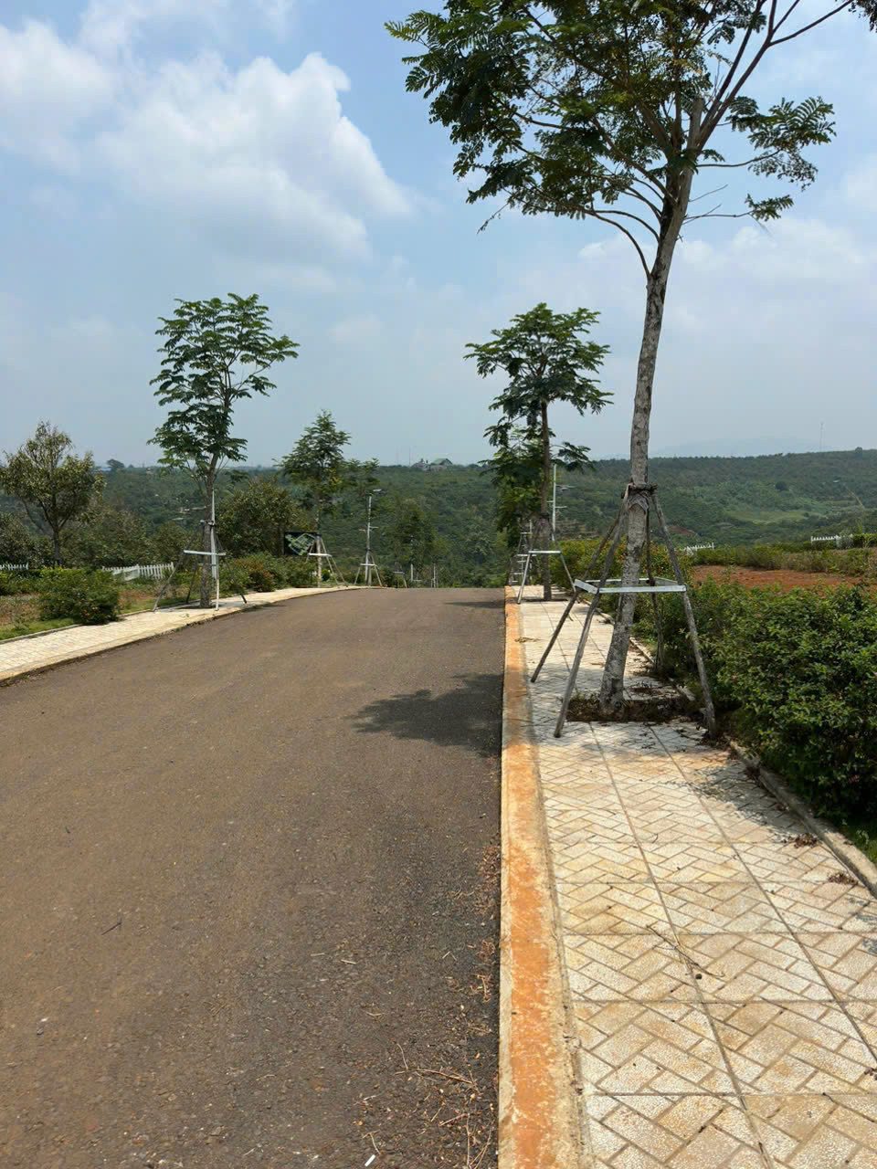 Chính chủ bán gấp lô đất Thành Phố Bảo Lộc 150m2 giá 250tr