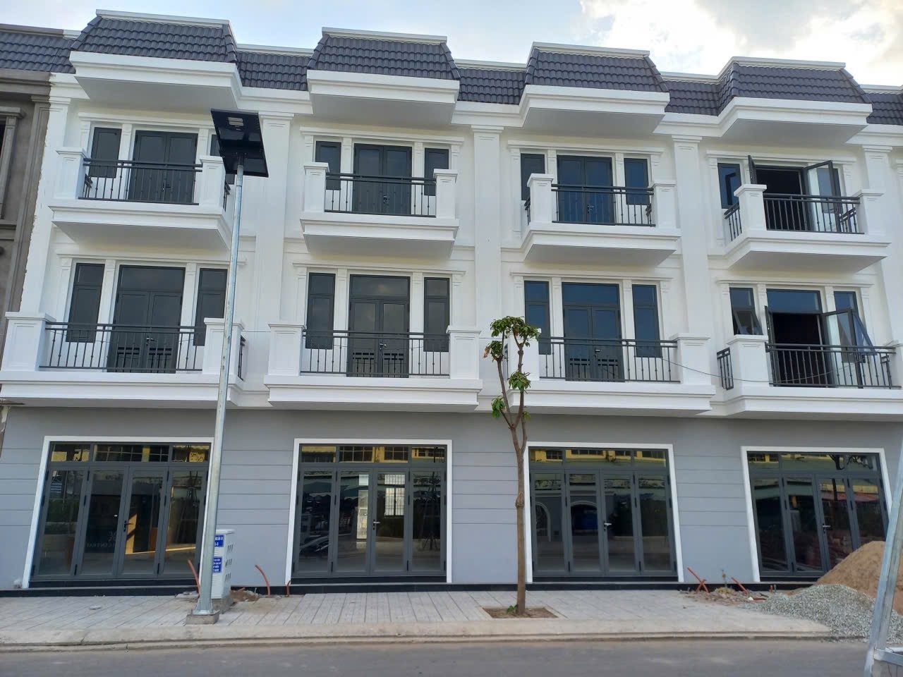 BÁN NHÀ RẠCH GIÁ CHỢ NÔNG SẢN 5x22m, CÔNG VIÊN SAU NHÀ, GIÁ CHỈ NHỈNH 3 TỶ.