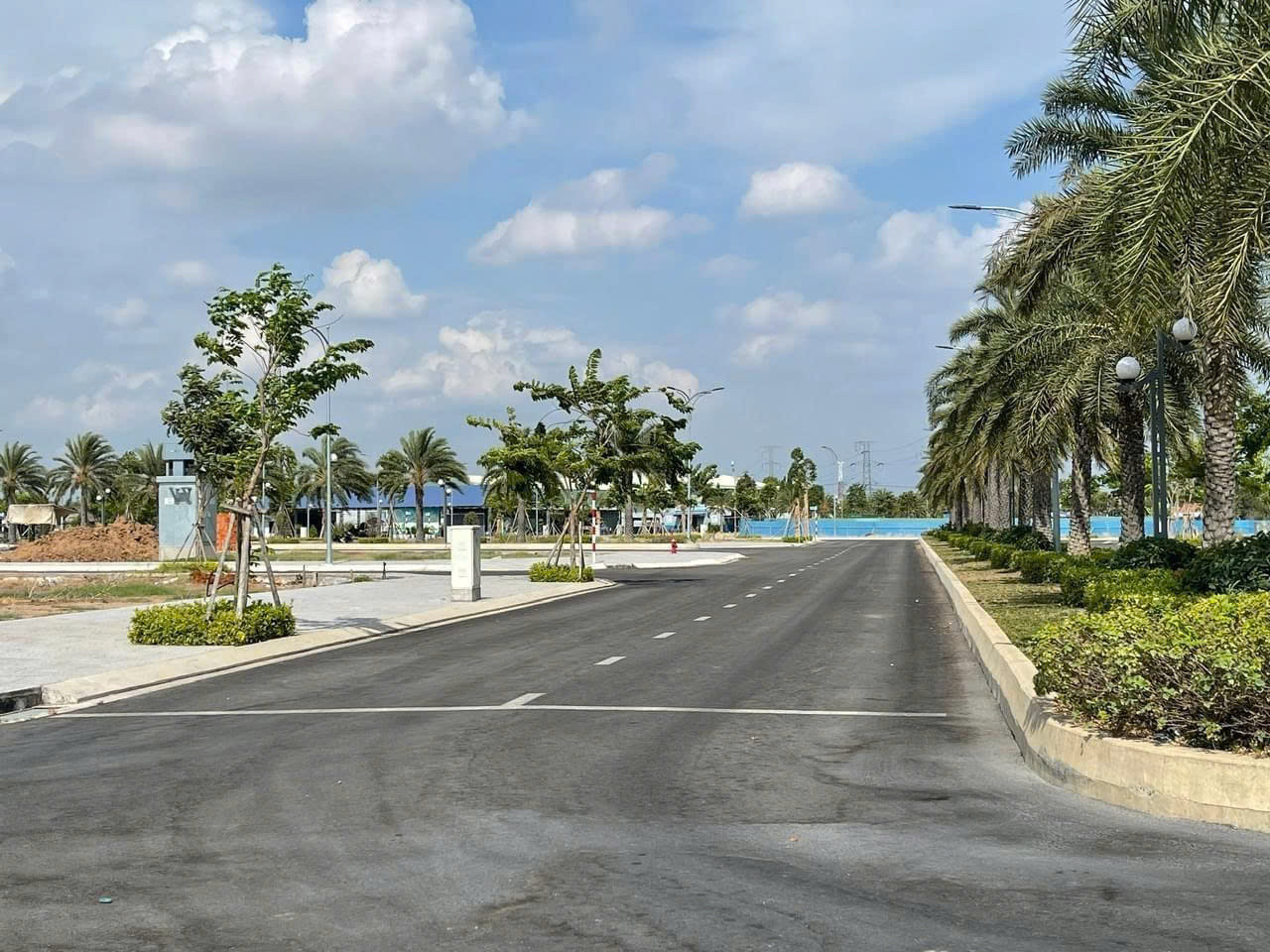 Đất nền Nhơn Trạch - mặt tiền đường 25C cách cầu Cát Lái 1km - giá 20tr/m2 -SHR