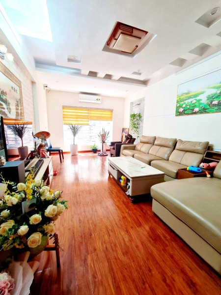 Bán nhà mặt phố Lý Thường Kiệt, 35m2, 7 tầng, mặt tiền 4.4m, 37.8 tỷ, ô tô 2 chiều, kinh doanh đỉnh