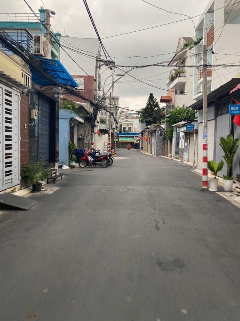 NHÀ MỚI 2TẦNG - NGAY AEON TÂN PHÚ - HẺM XE HƠI .