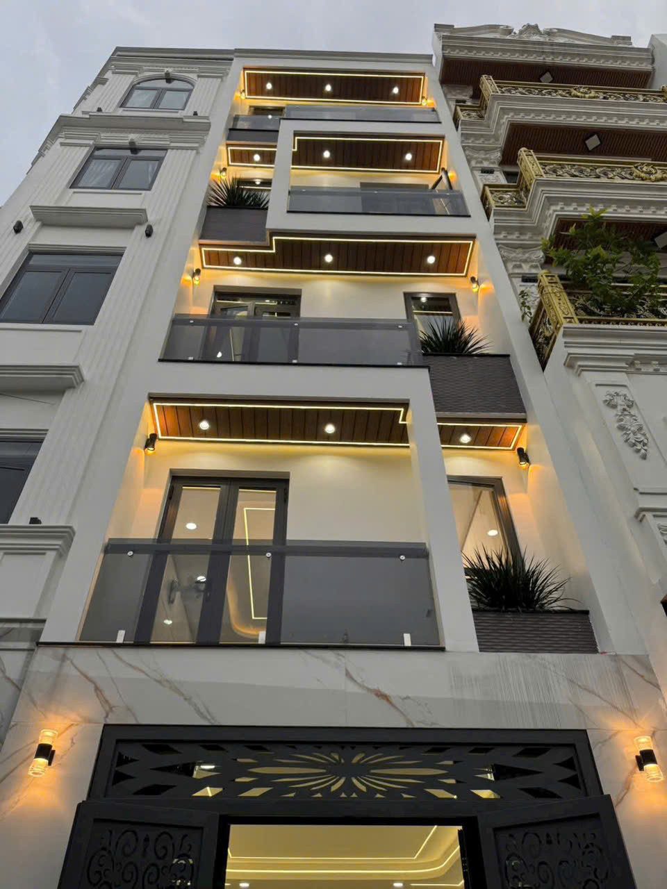 Nhà cần bán gấp nhà Mã Lò, Bình Hưng Hòa B. Bình Tân. Giá:2,94 tỷ. DT:67m2. 4PN 5WC. Sổ Hồng Riêng
