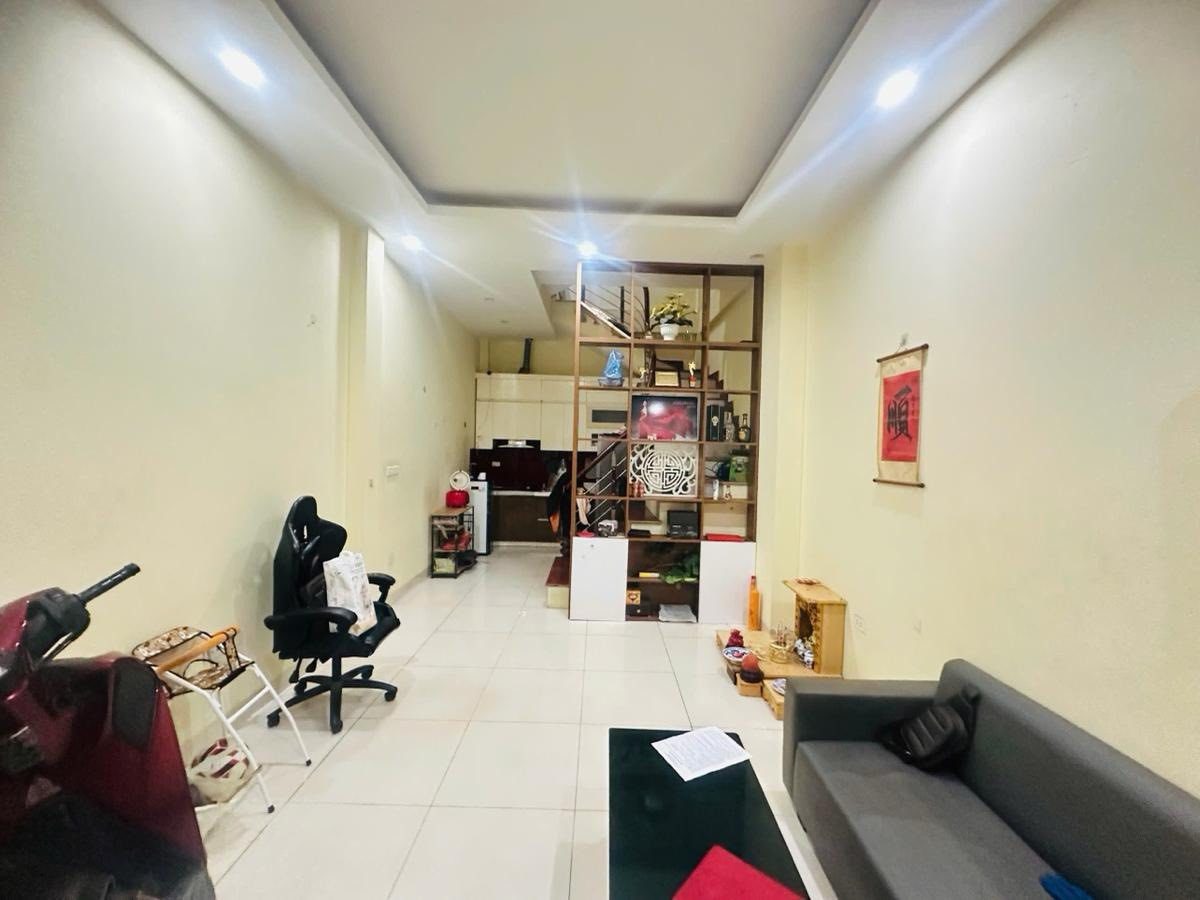 Bán nhà - Doãn Kế Thiện - Cầu Giấy - Nhà đẹp - 5 tầng - vf3 vào nhà - 50m ra ô tô tránh