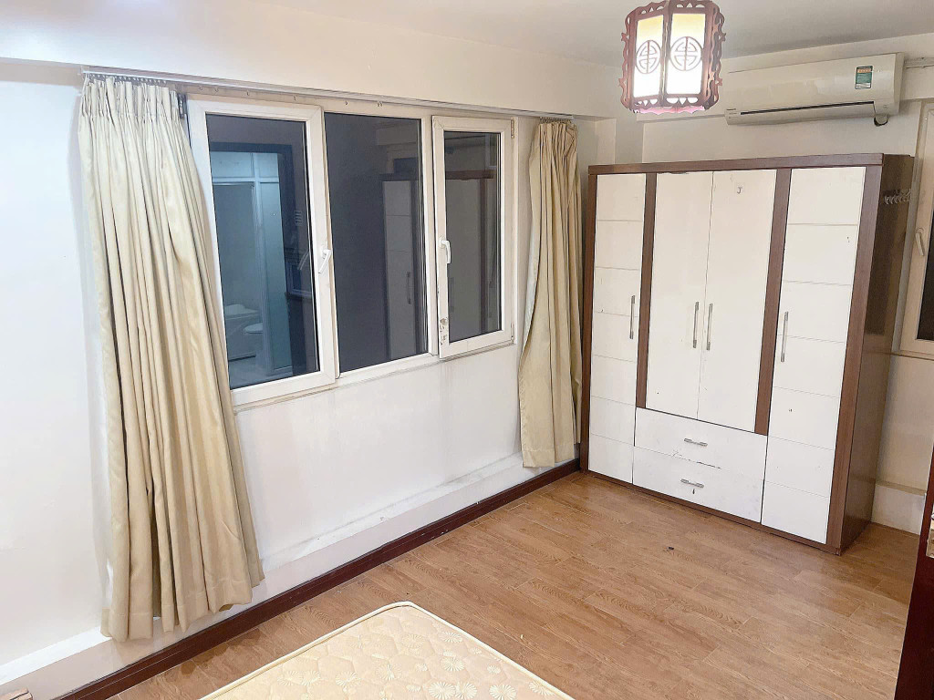 Nhà mình còn 1 căn mặt đường phố Mai Hắc Đế cách Vincom Bà Triệu 200m diện tích 20m2