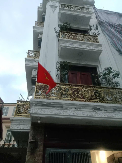 Phúc Đồng, Long Biên lô góc ngõ thông ô tô qua nhà