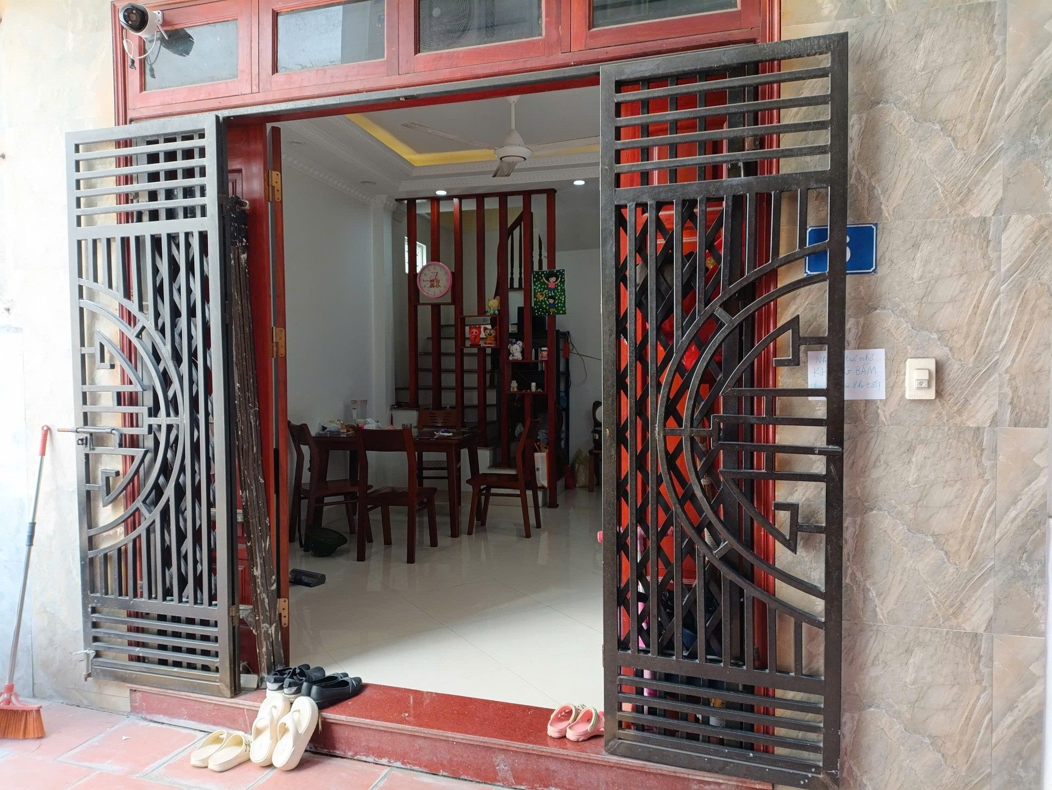 NHÀ ĐẸP PHÂN LÔ MAI PHÚC  NỞ HẬU Ở LUÔN GẦN Ô TÔ 7 TỶ 30M MT 4M 4 TẦNG HÀNG XÓM VINHOMES RIVERSIDE - KHU VỰC TIỆN ÍCH KHÔNG THIẾU GÌ..