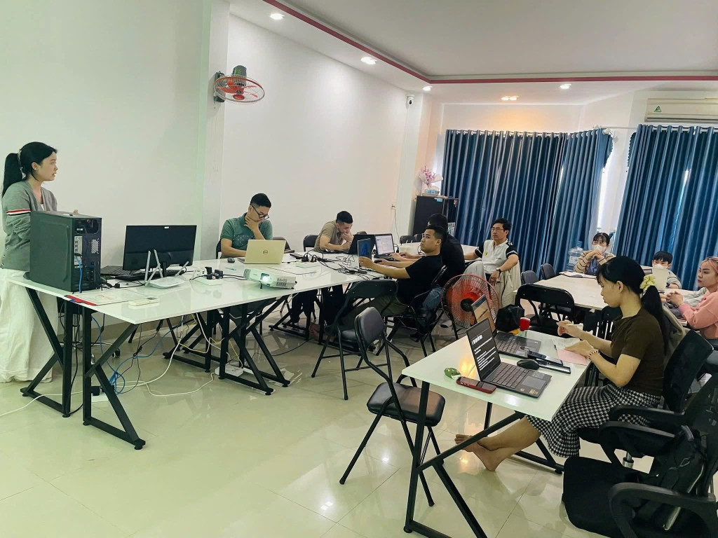 CẦN NHƯỢNG LẠI VĂN PHÒNG 55M² TẠI 11 MAN THIỆN, HẢI CHÂU, ĐÀ NẴNG - FULL NỘI THẤT, GIÁ TỐT