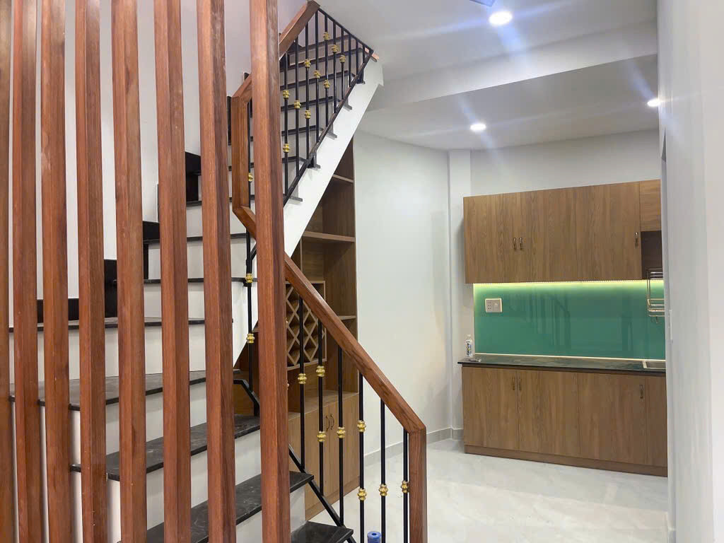 NHÀ ĐẸP KHU CÔNG NGHỆ CAO, TĂNG NHƠN PHÚ A, THỦ ĐỨC, 2 TẦNG, 45M2, NHỈNH 4 TỶ.
